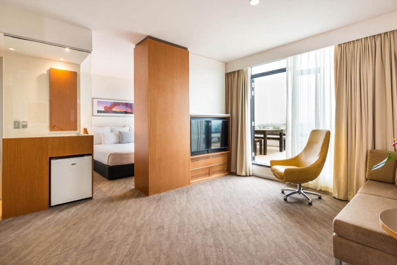 Novotel Christchurch Cathedral Square Екстер'єр фото