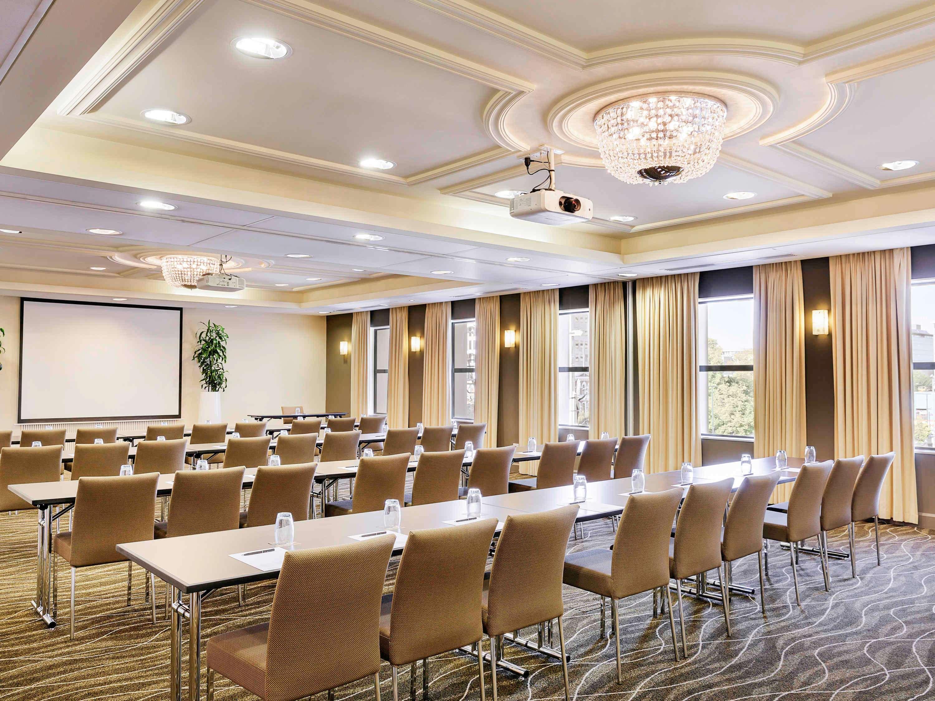 Novotel Christchurch Cathedral Square Екстер'єр фото